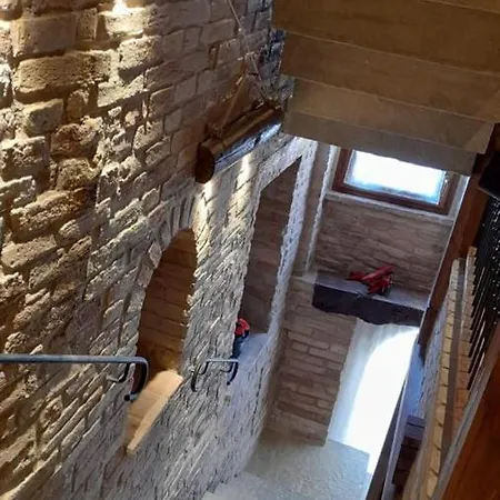 Il Castello Affittacamere * Montecosaro (Marche)