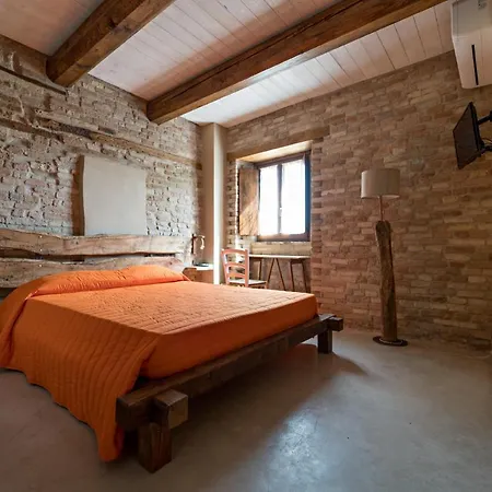 Il Castello Affittacamere Montecosaro (Marche)